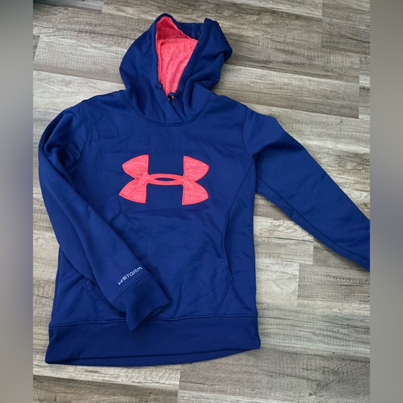 Under armour hoodie. Size S - Picture 1 of 2